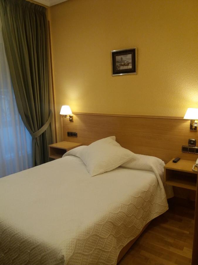 Pension La Concha San Sebastian Exterior photo