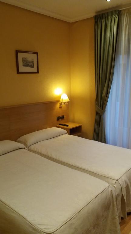 Pension La Concha San Sebastian Exterior photo
