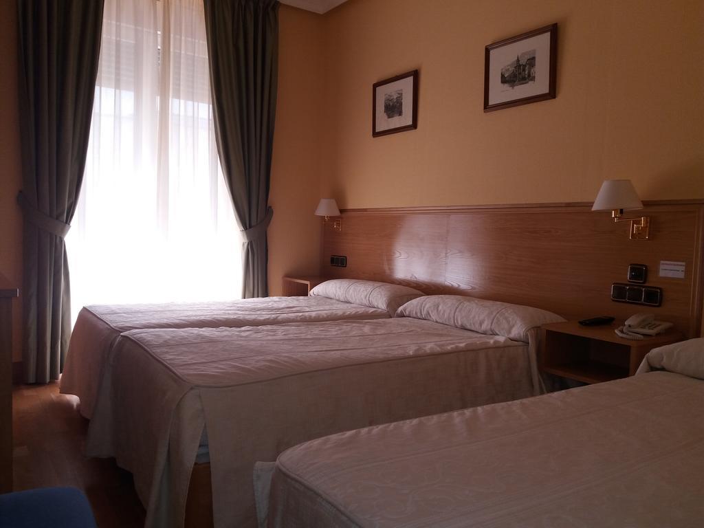 Pension La Concha San Sebastian Exterior photo